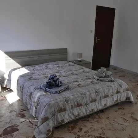 Basilicata Host To Host - Dina Apartment *